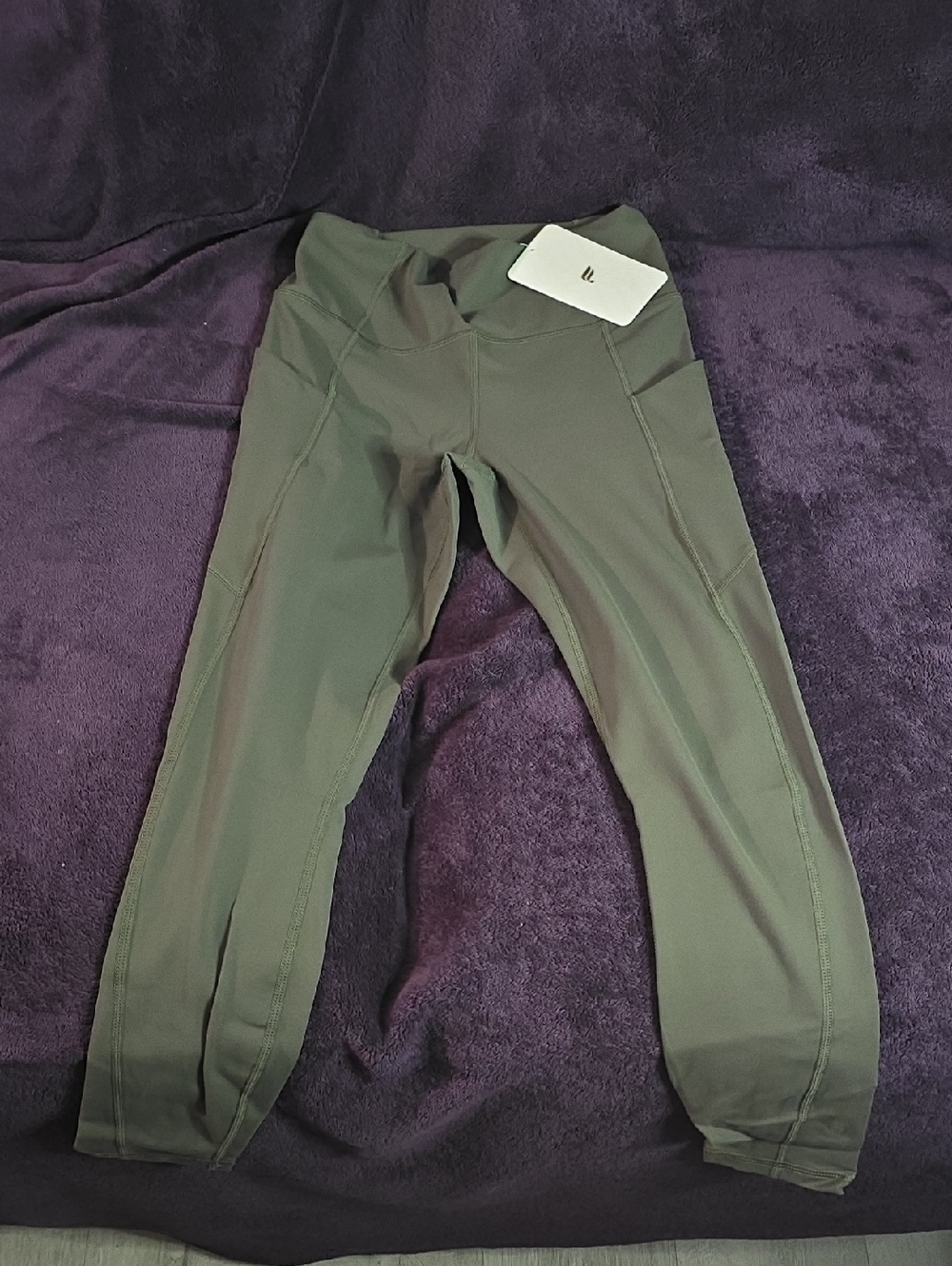 Fabletics Oasis High Waisted Pocket 7/8 Leggings